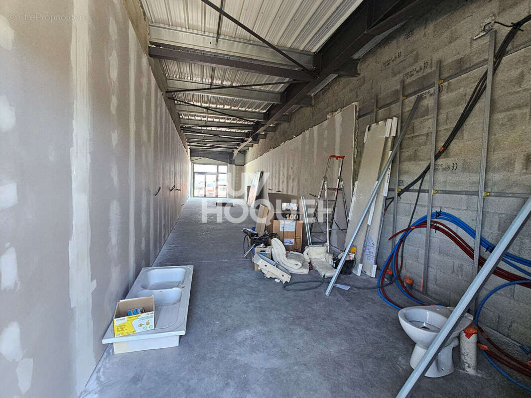 Commerce à PORTES-LES-VALENCE