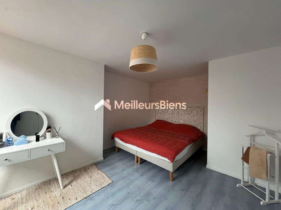 Maison à MALAY-LE-GRAND