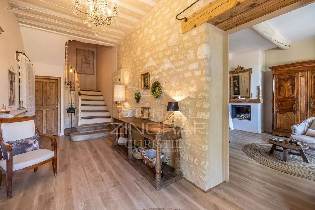 Maison à L'ISLE-SUR-LA-SORGUE