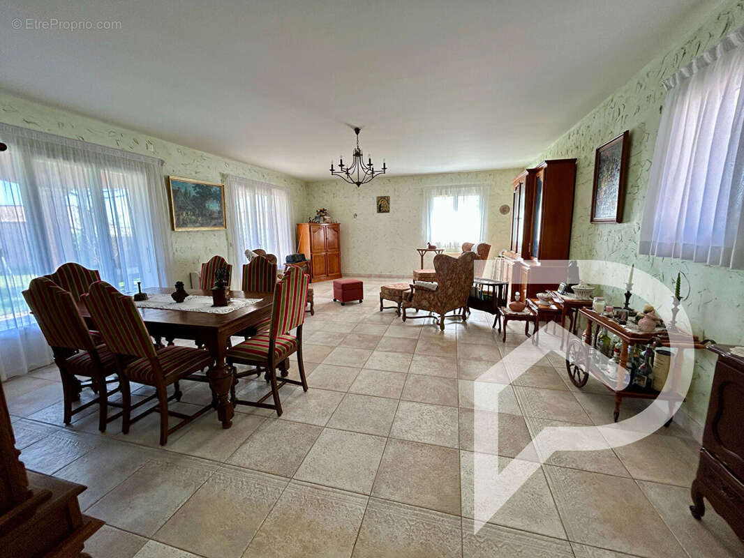 Maison à VILLEVEYRAC