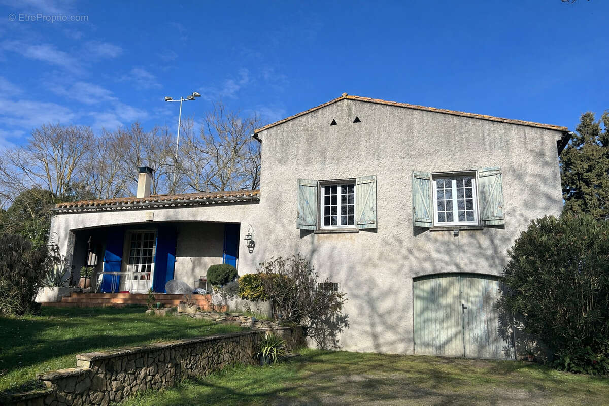 Rare et exceptionnel : Maison 4 chambres avec piscine et grand terrain au cœur de Bram. - photo 2