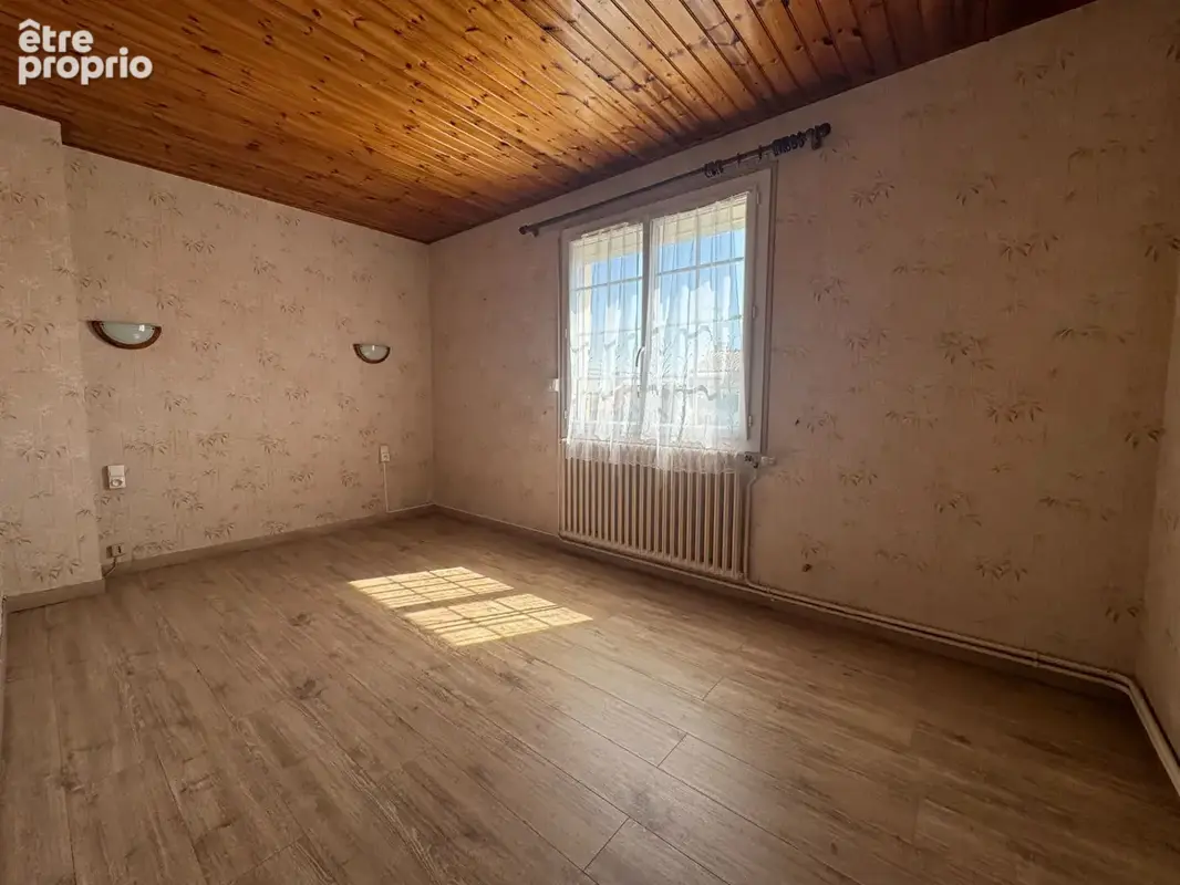 AIZENAY, maison 5 chambres et grandes dépendances sur 2 535 m2 de terrain - photo 16