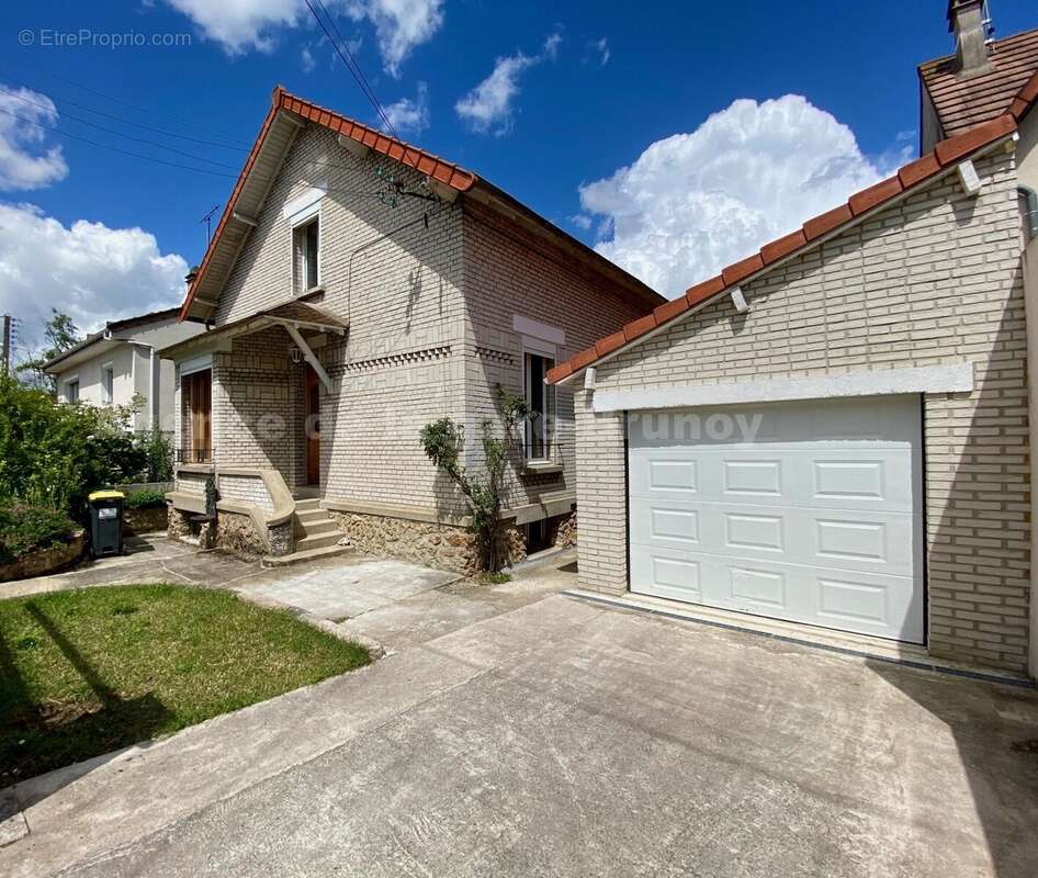 facade avant 2 - Maison à BRUNOY