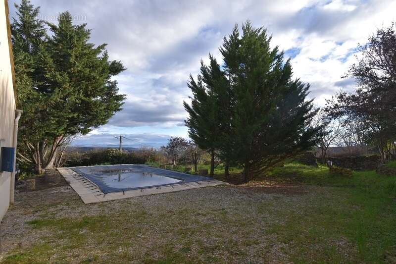 À Vendre – Gard Rhodanien -  SALAZAC Maison de Charme d'environ 200 m2 avec Piscine sur un terrain de 2079 m2 - photo 15