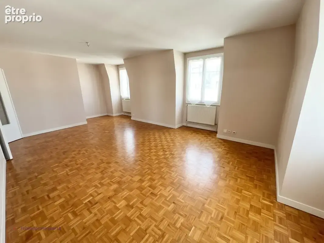 Appartement à SAINT-CYR-SUR-LOIRE