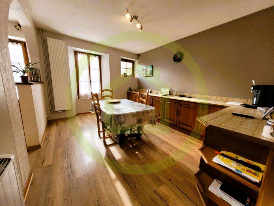 Maison à SAINTE-RAMEE