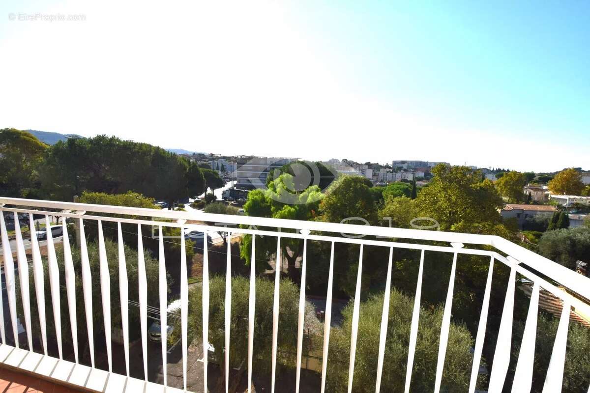 Appartement à LE CANNET