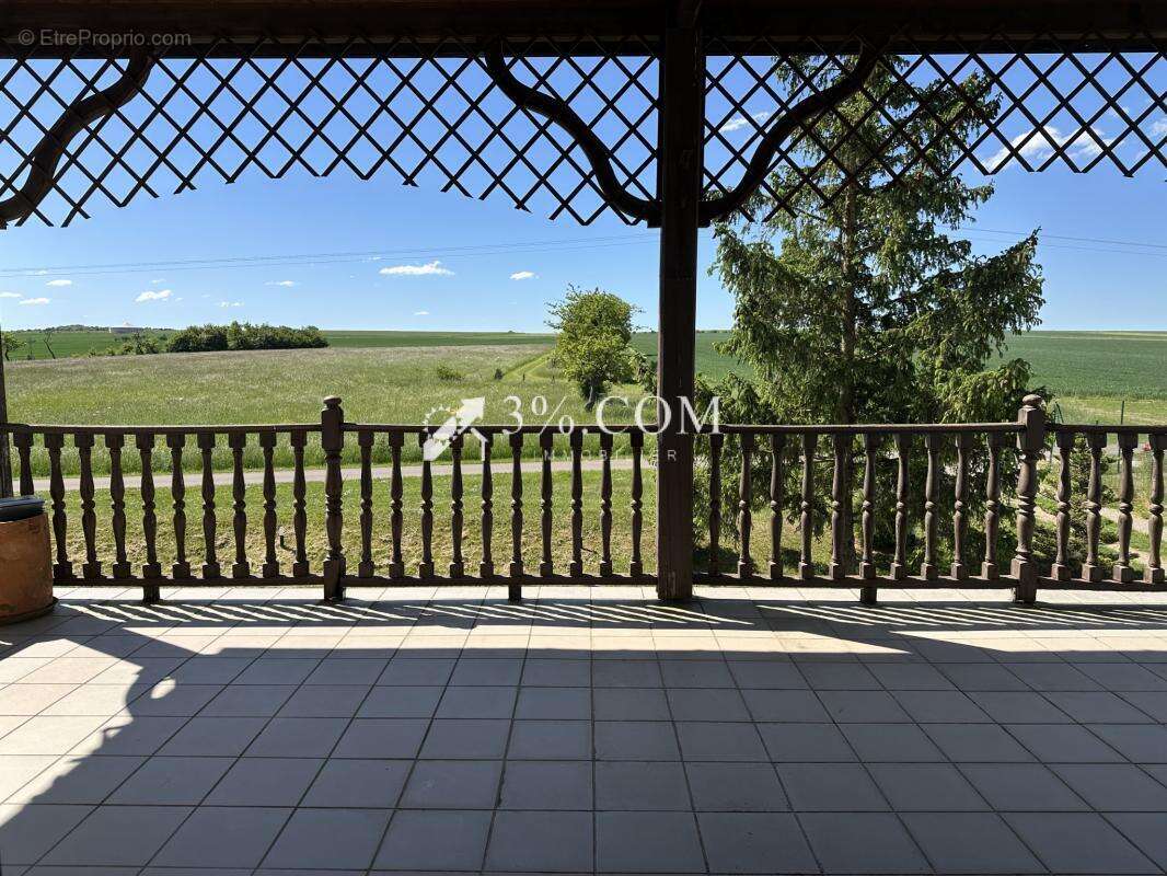 Maison à DOMBASLE-EN-XAINTOIS