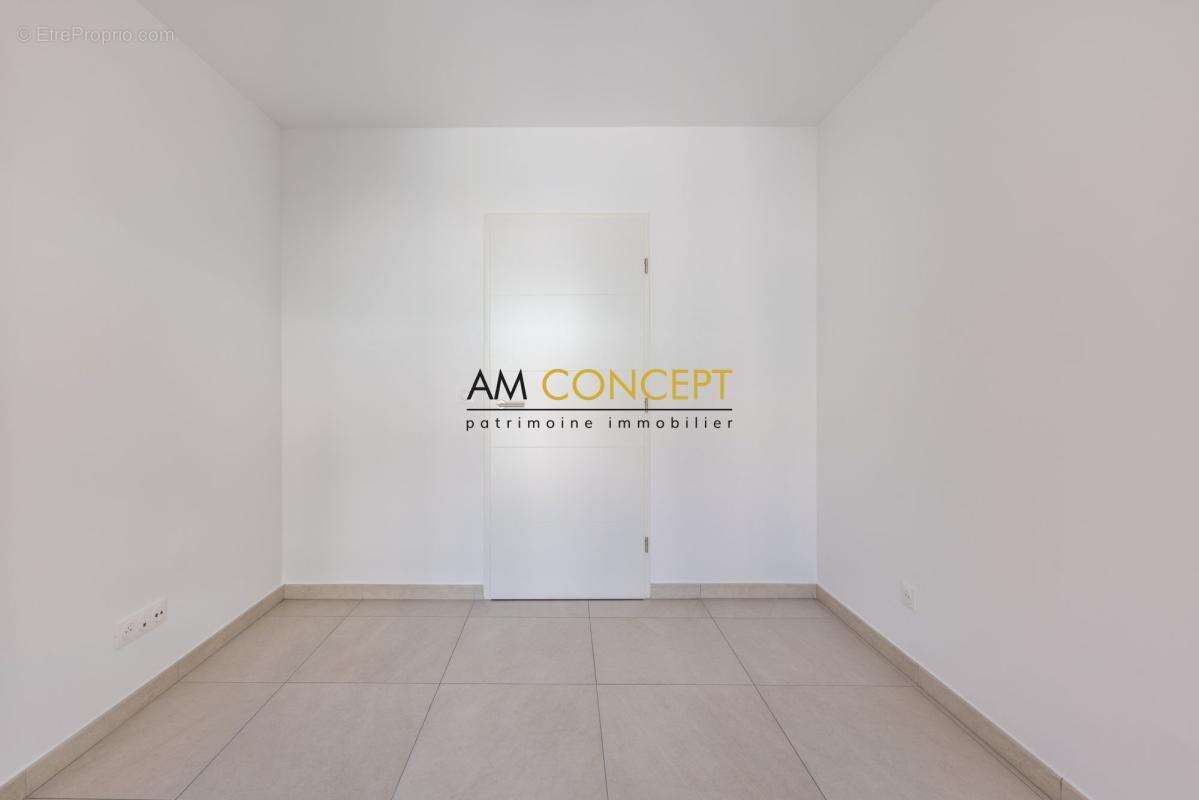 Appartement à EZE