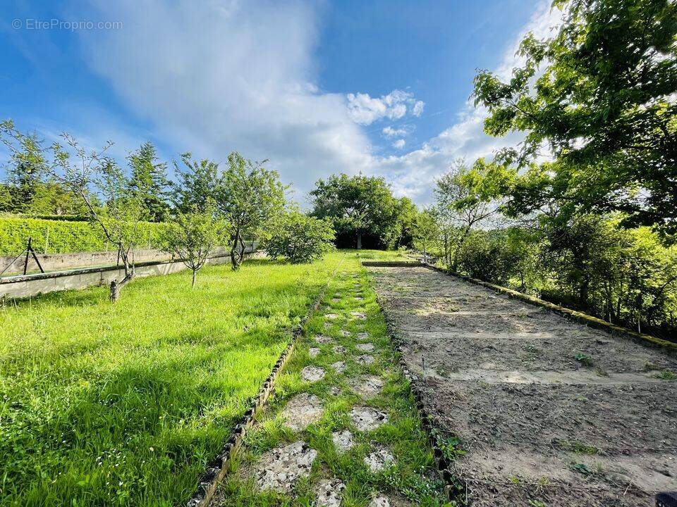 Maison à LA ROCHE-VINEUSE