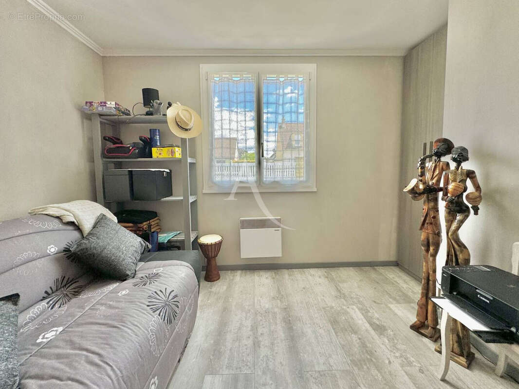 Maison à OZOIR-LA-FERRIERE