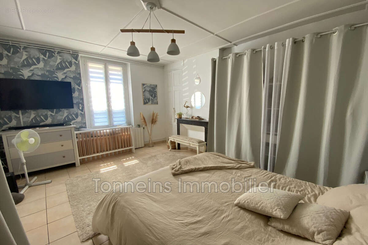 Maison 150 m² à Tonneins  - photo 8