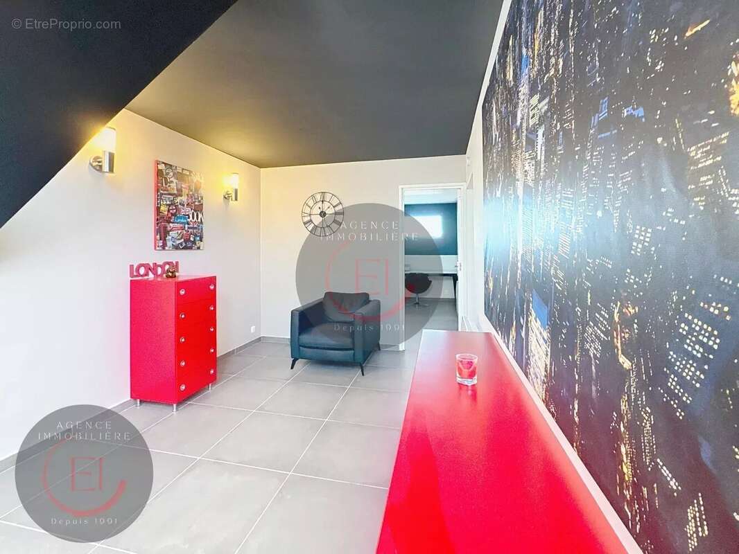 Maison à LES ADRETS-DE-L&#039;ESTEREL