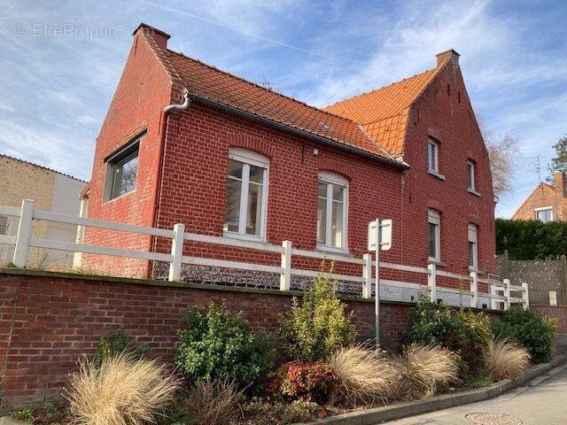 Maison à BOURGHELLES