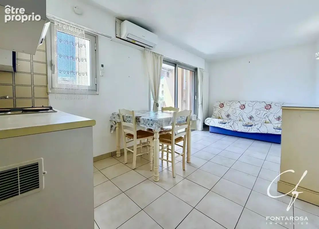 Fréjus-plage – 50 m de la mer – studio avec coin nuit et terrasse - photo 2