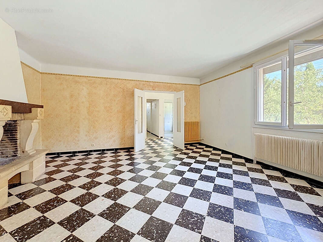 Maison 200 m² à Aix-En-Provence  - photo 3