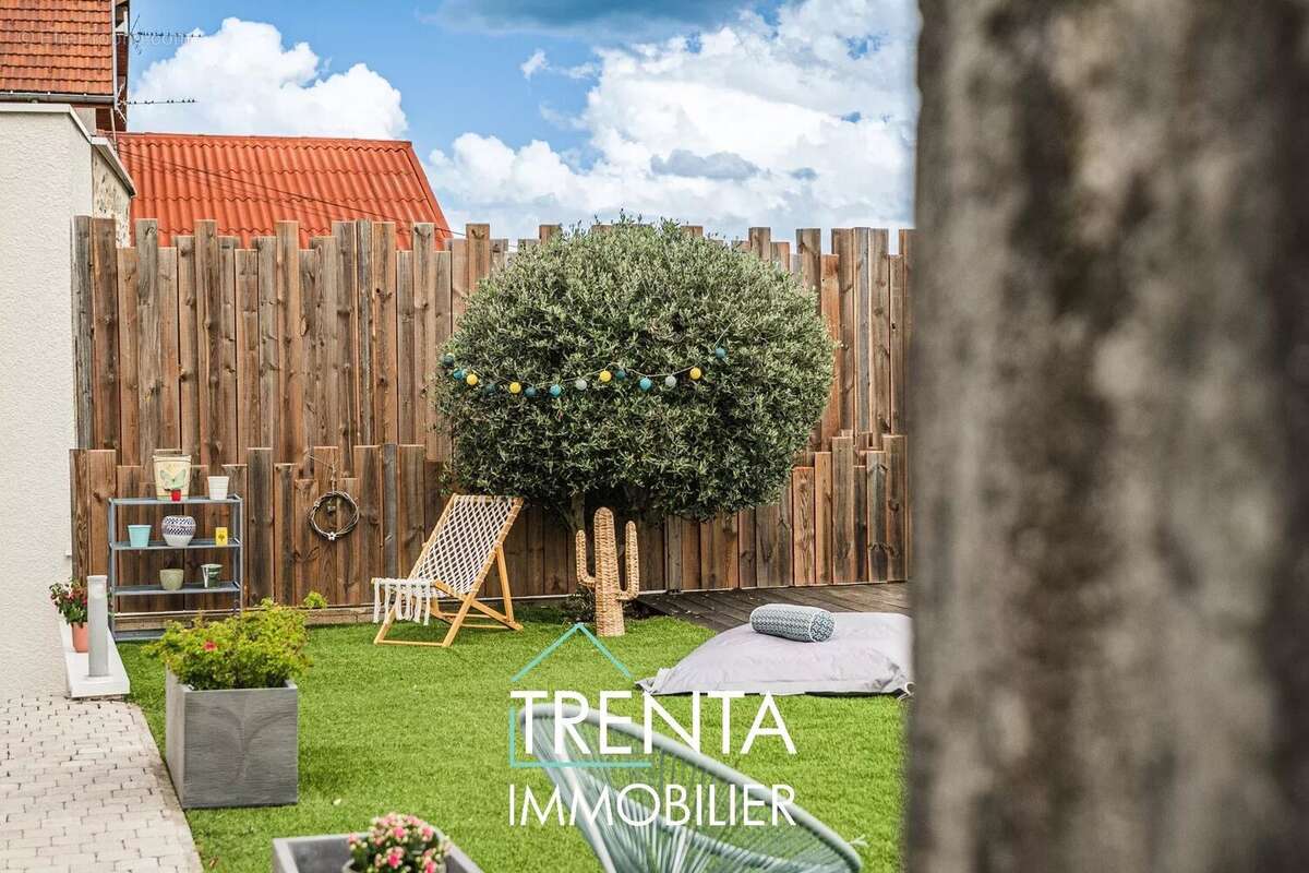 Maison à SAINT-ETIENNE-DE-CROSSEY