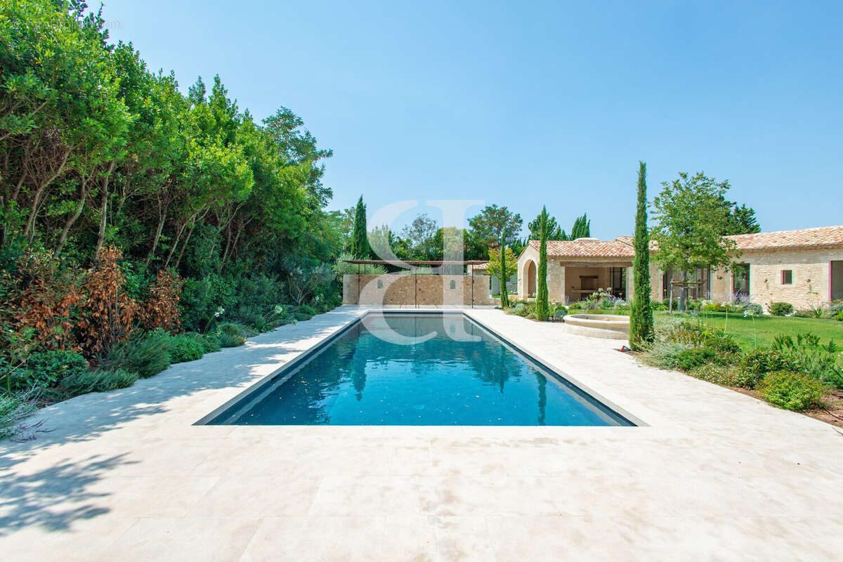 Maison 505 m² à Saint-Remy-De-Provence  - photo 3
