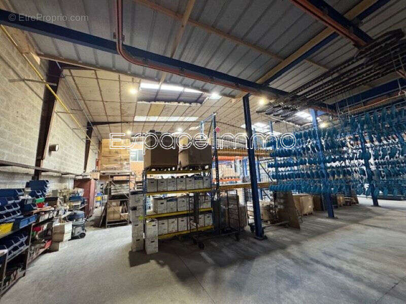 Commerce à MALAUNAY