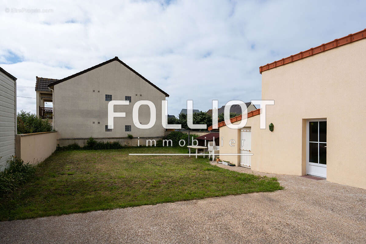 Maison à SURTAINVILLE