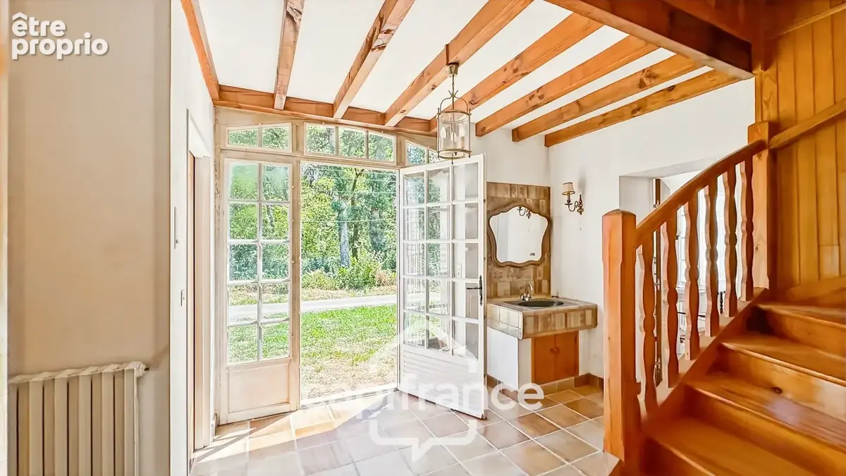 Maison de maître de caractère sur 6ha de terrain - photo 4