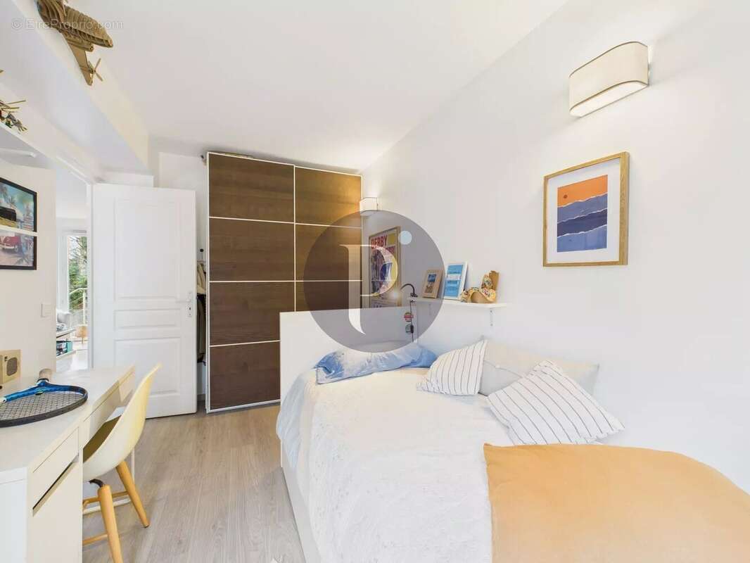 Maison à VERRIERES-LE-BUISSON