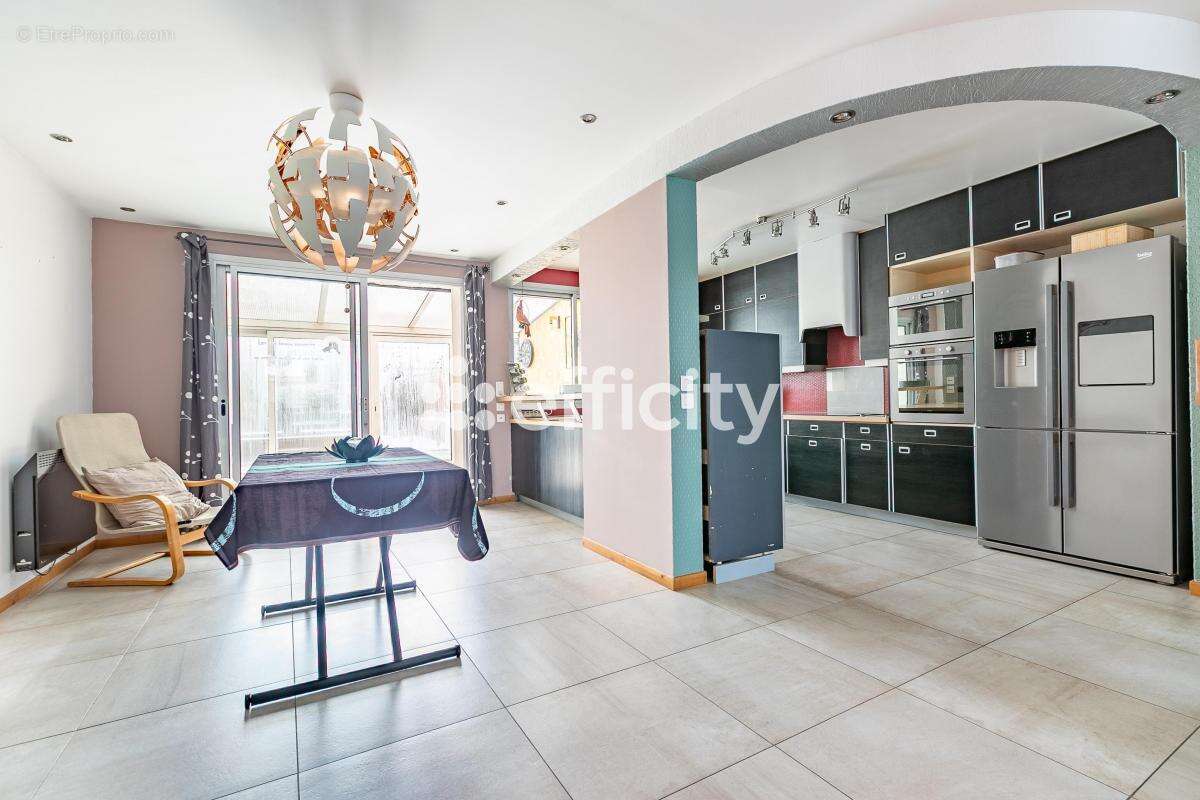 Maison à CREPY-EN-VALOIS