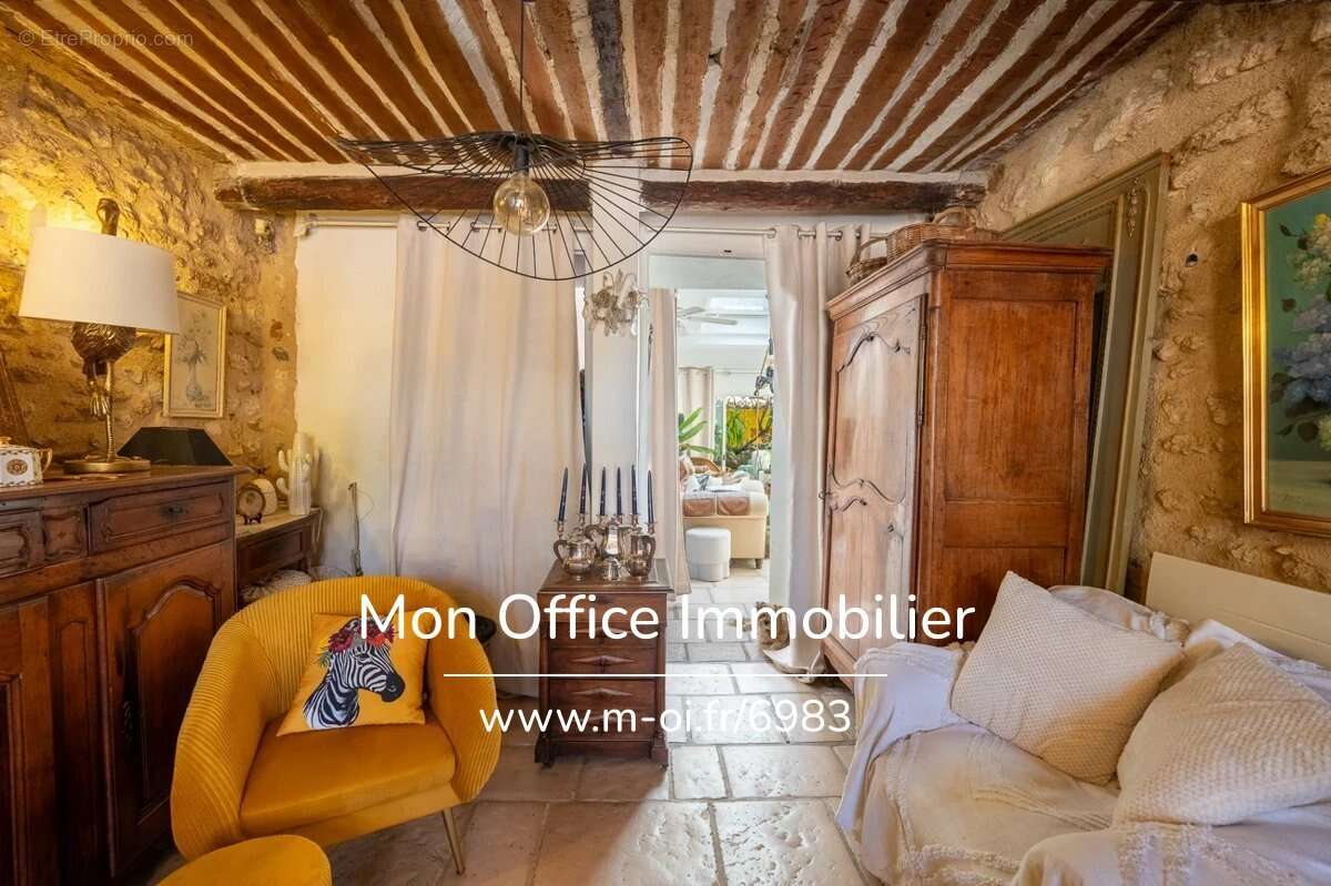 Référence : 6983-PEL - Authentique maison bourgeoise à réinventer en plein cœur de ville sud Lubéron - photo 7