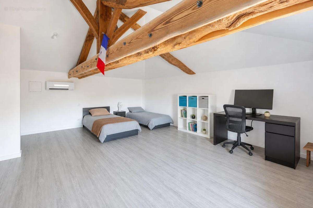 Villa en pierre rénovée avec garage à Vaulx-en-Beaujolais - photo 20