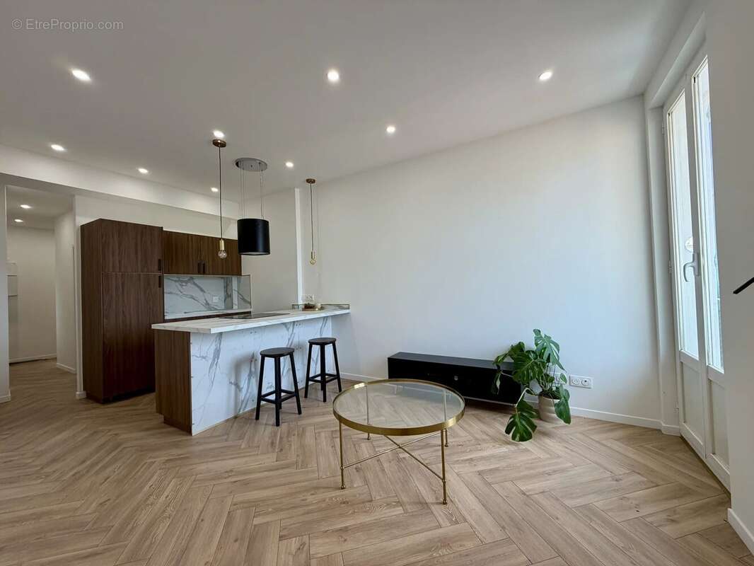 Studio rénové et meublé à proximité de Monaco - photo 2