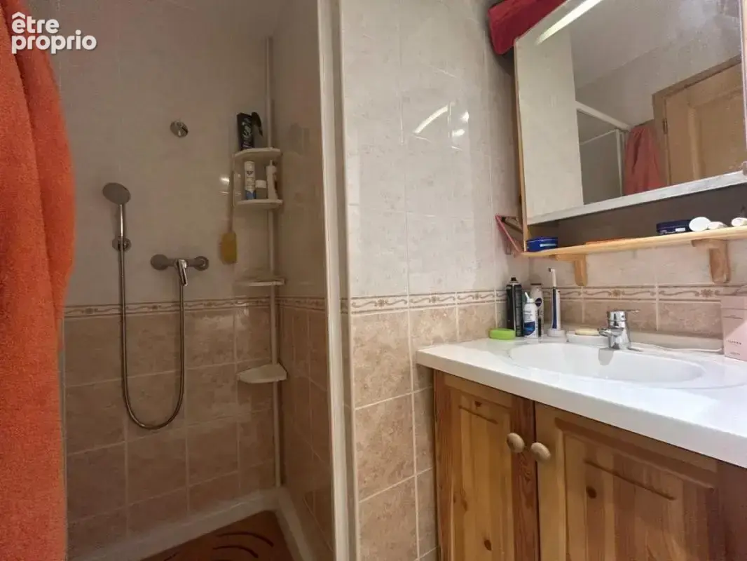 Briançon – T2 cabine 35 m² avec balcon, parking et cave – Tout à pied - photo 6