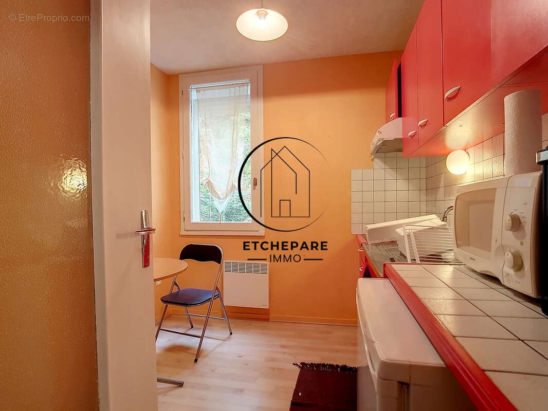Appartement à EAUX-BONNES