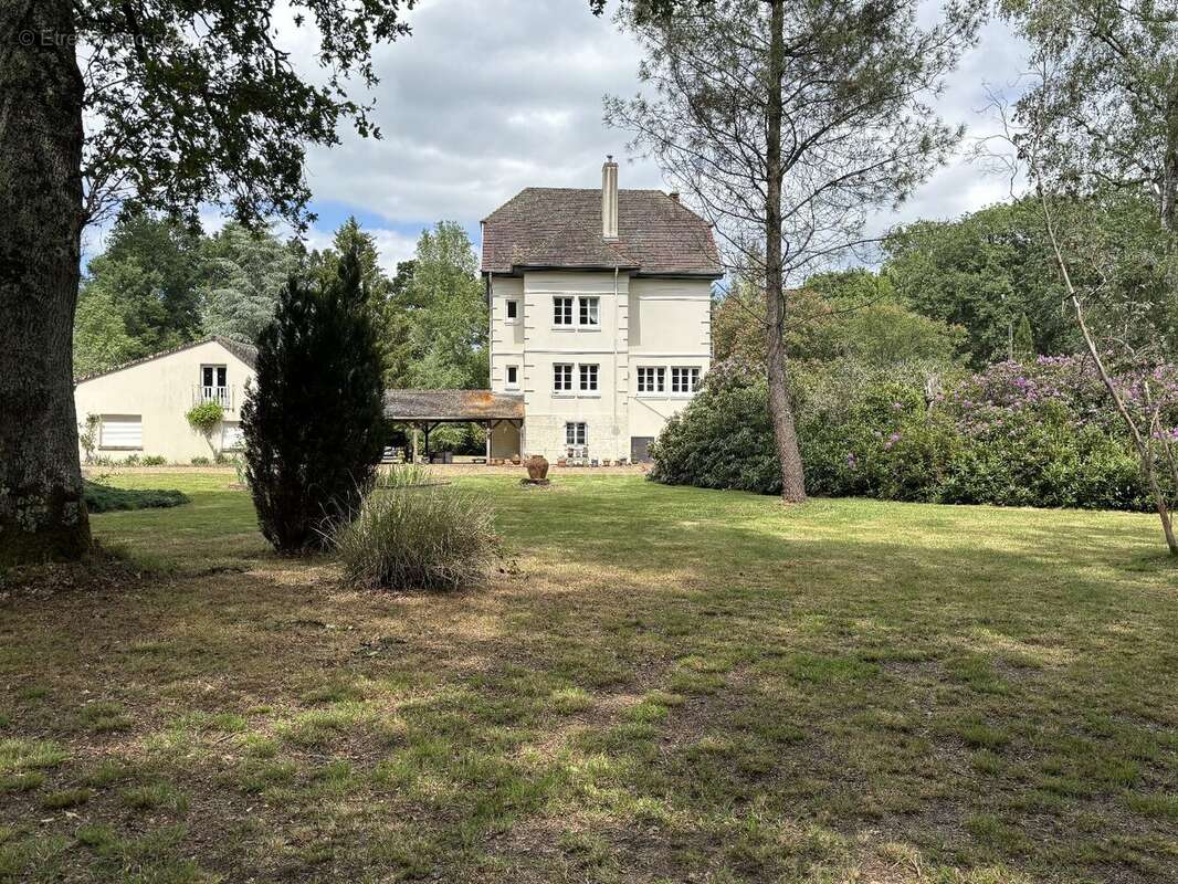 Maison à PRECIGNE