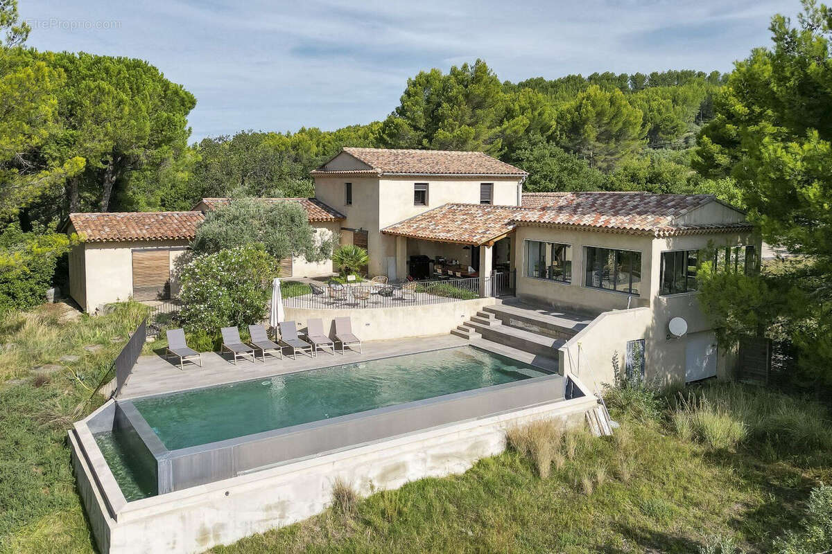 Domaine viticole & Villa contemporaine - Art de vivre en Provence - photo 2