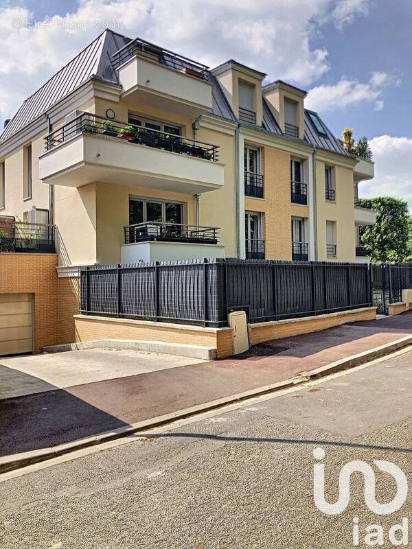 Photo 1 - Parking à ANTONY