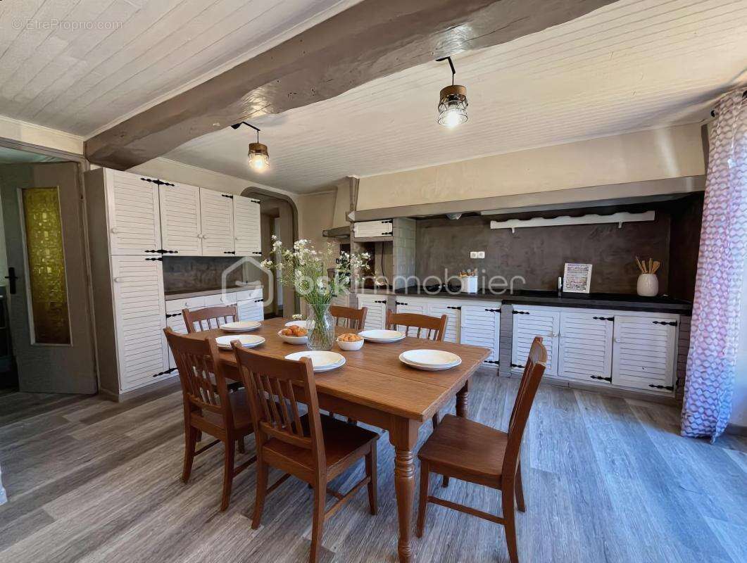 Maison de 130m2  - 25m2 de Garage - Jardin arboré, barbecue en dur et dépendance - photo 5