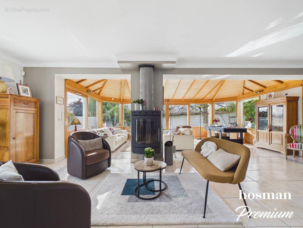 Maison à SAINT-SEBASTIEN-SUR-LOIRE