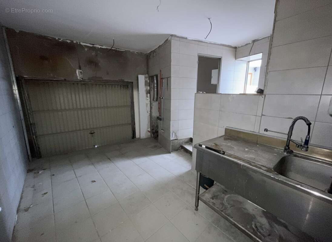 Commerce à SAINT-GERMAIN-SUR-MORIN