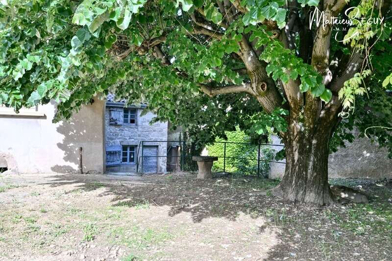 Maison à MILLERY