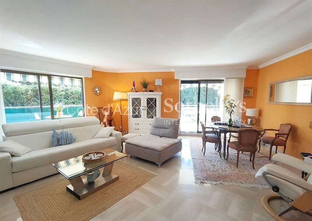 Appartement à MANDELIEU-LA-NAPOULE