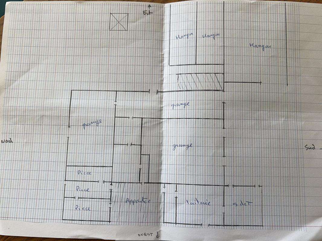 Corps de ferme en pierre 300m²  à  réhabiliter + hangars sur terrain de 6500 m² - photo 9