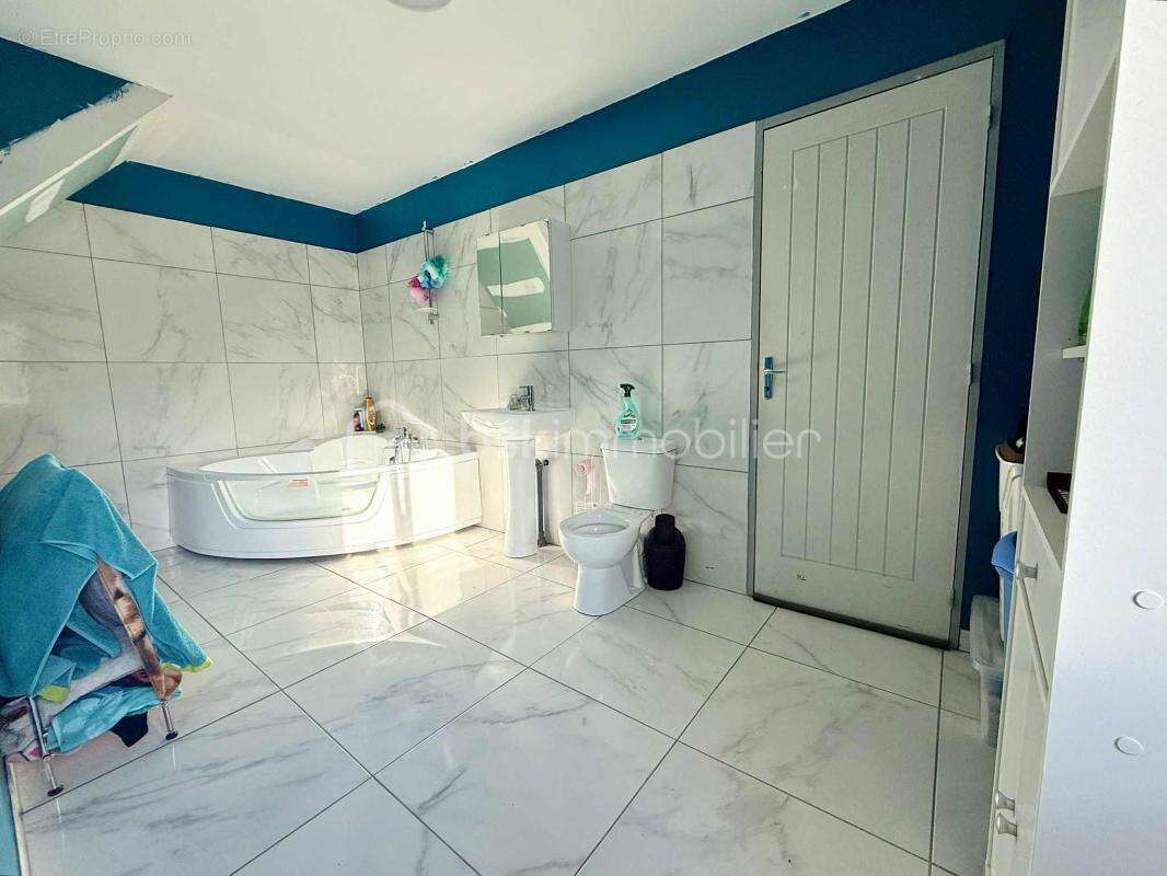 Maison à BERNEUIL-EN-BRAY