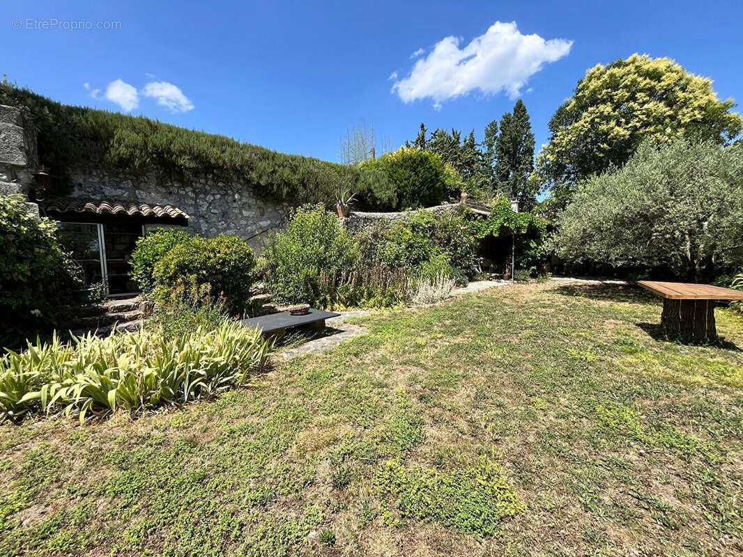 Maison à SAINT-PAUL-TROIS-CHATEAUX