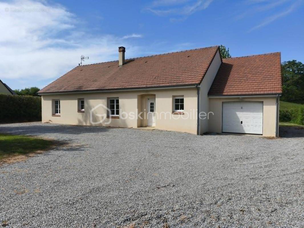 Maison à LA FERRIERE-BECHET