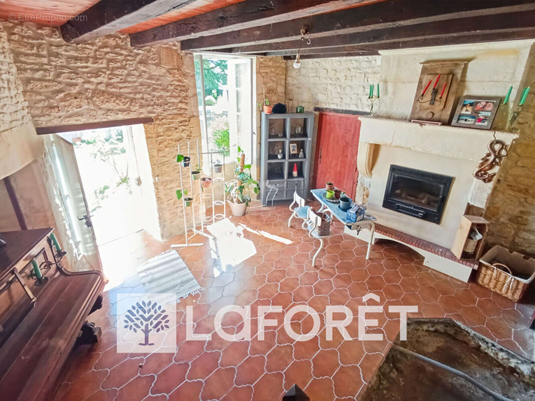 Maison à VILLARS-EN-PONS