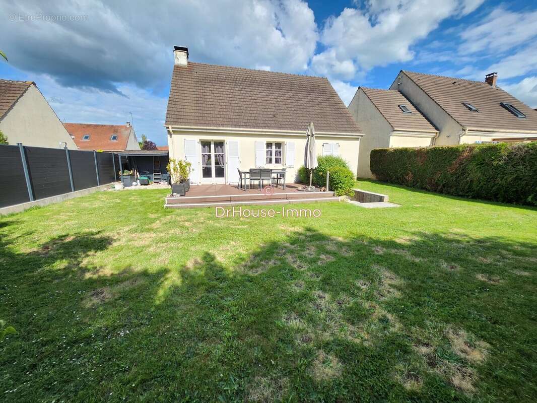 Maison à LA CHAPELLE-EN-SERVAL