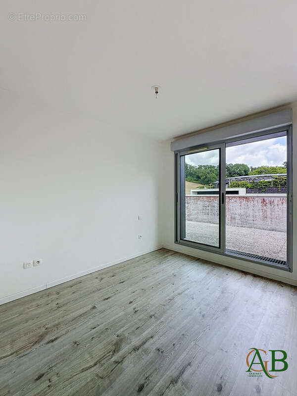 Appartement 72 m² à Bayonne  - photo 9