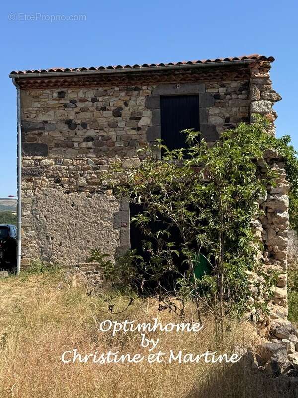 Grange en pierre a champeix : beau potentiel - photo 2