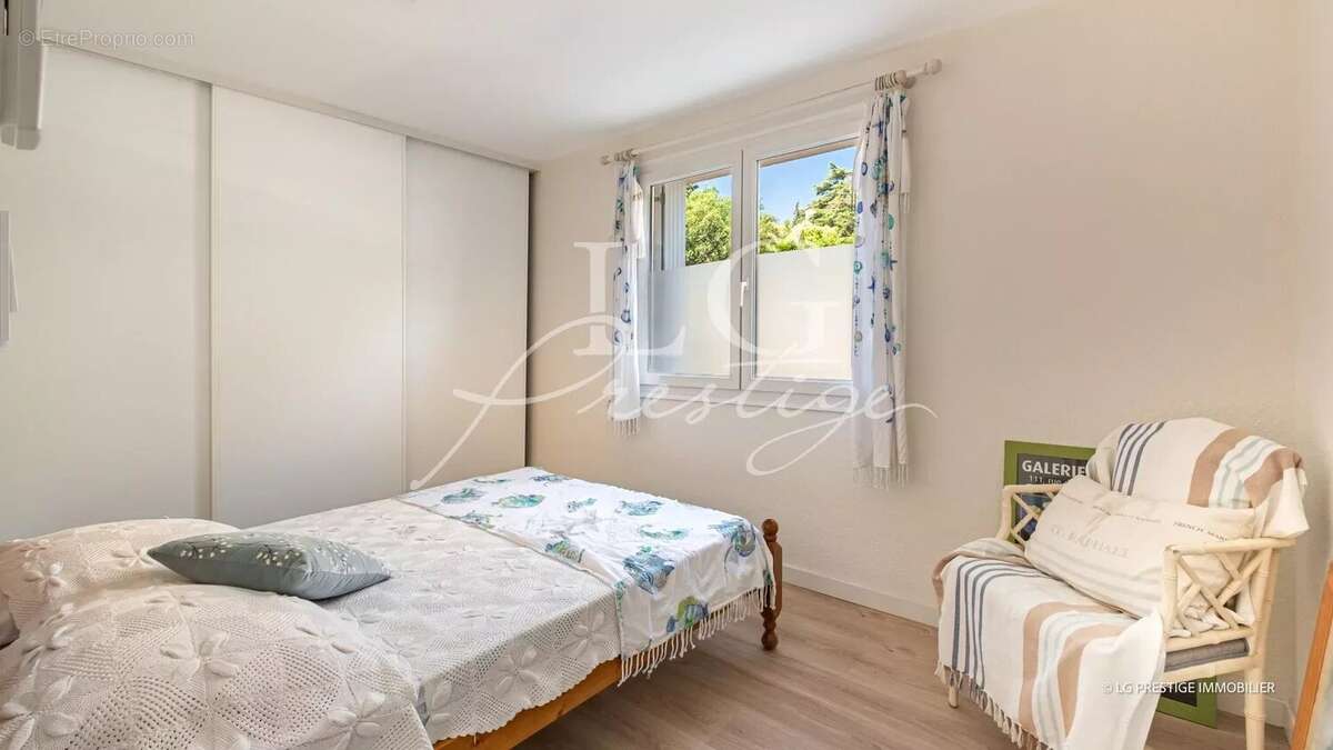 Appartement à MANDELIEU-LA-NAPOULE