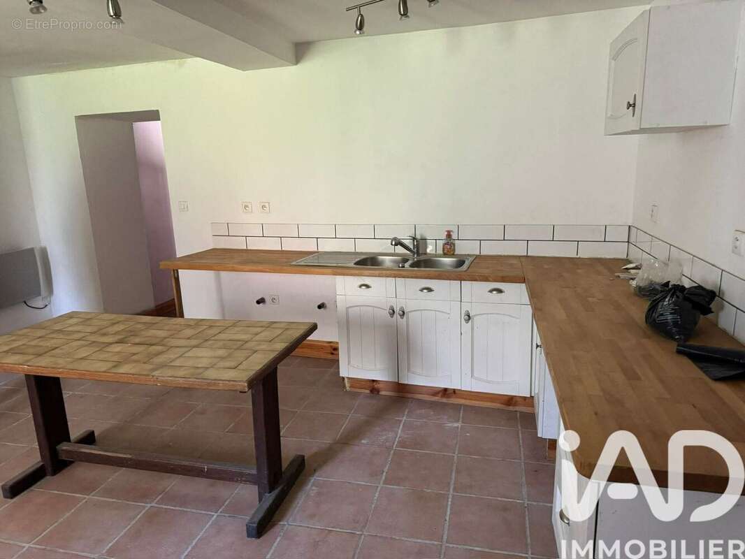 Maison 184 m² à La Chapelle-Saint-Andre  - photo 3